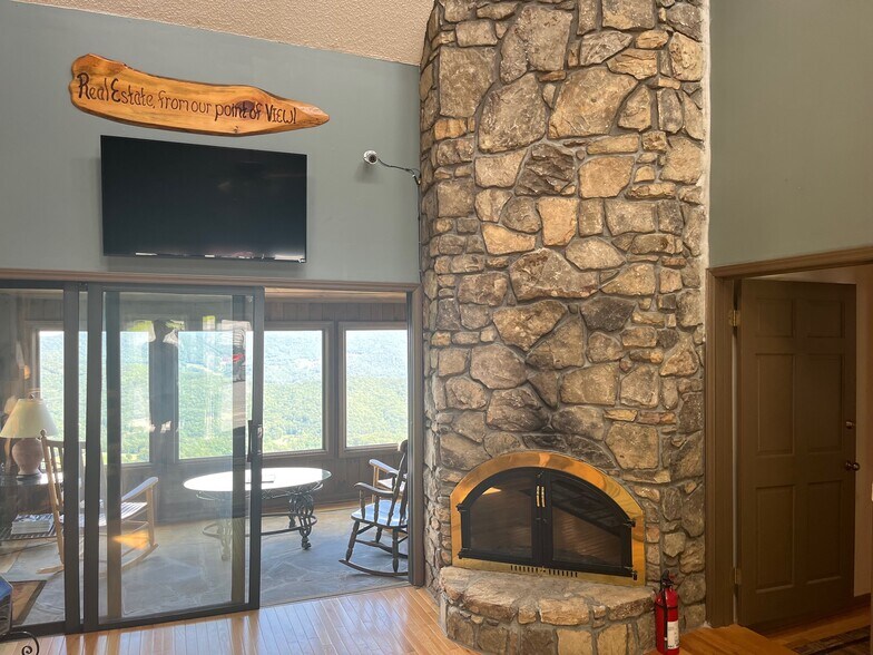 More Photos Of 3026 Beech Mountain Pky, Banner Elk Office Residential For Sale