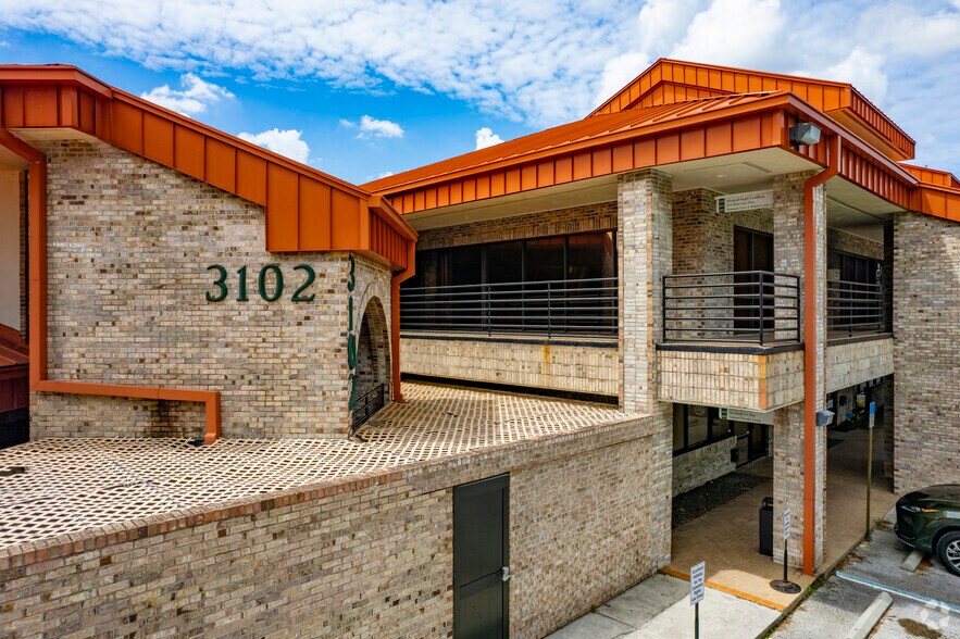 More Photos Of 3102 W Waters Ave, Tampa Unknown For Lease