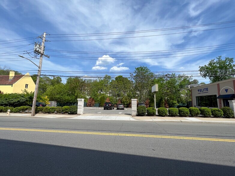 More Photos Of 601 N Main St, Port Chester Storefront Retail Office For Lease