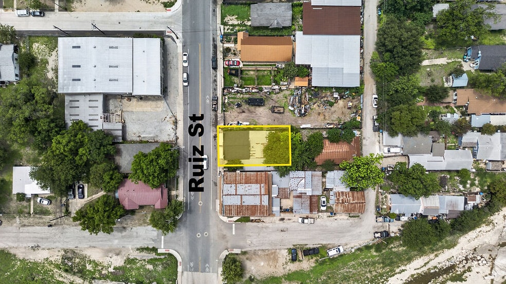 More Photos Of 905 Ruiz St, San Antonio Storefront For Sale