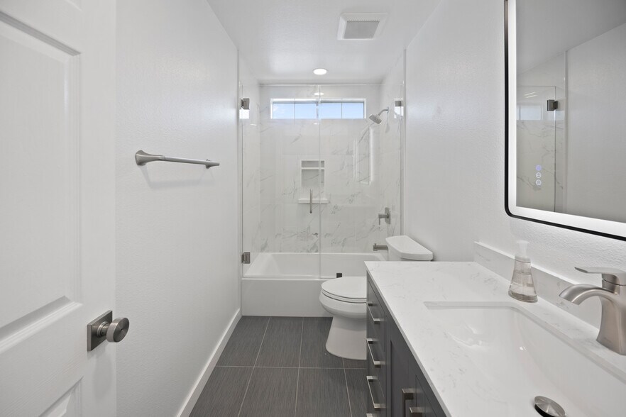 More Photos Of 422 Parkman Ave, Los Angeles Apartments For Sale