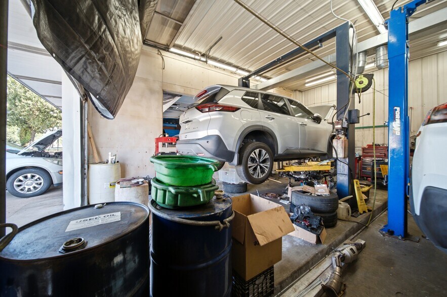 More Photos Of 1201 Broad River Rd, Columbia Auto Repair For Sale