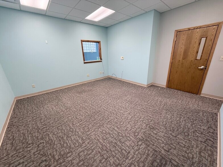 More Photos Of 429 13th St, Franklin Storefront Retail Office For Sale