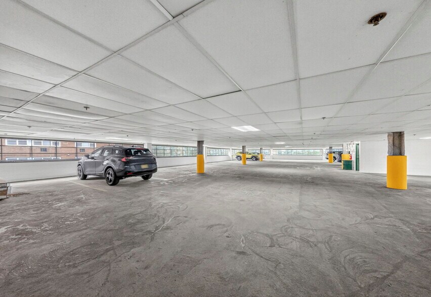 More Photos Of 2160 N Central Rd, Fort Lee Office For Lease