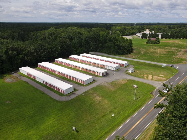 Primary Photo Of 4041 Davis hwy, Louisa Specialty For Sale