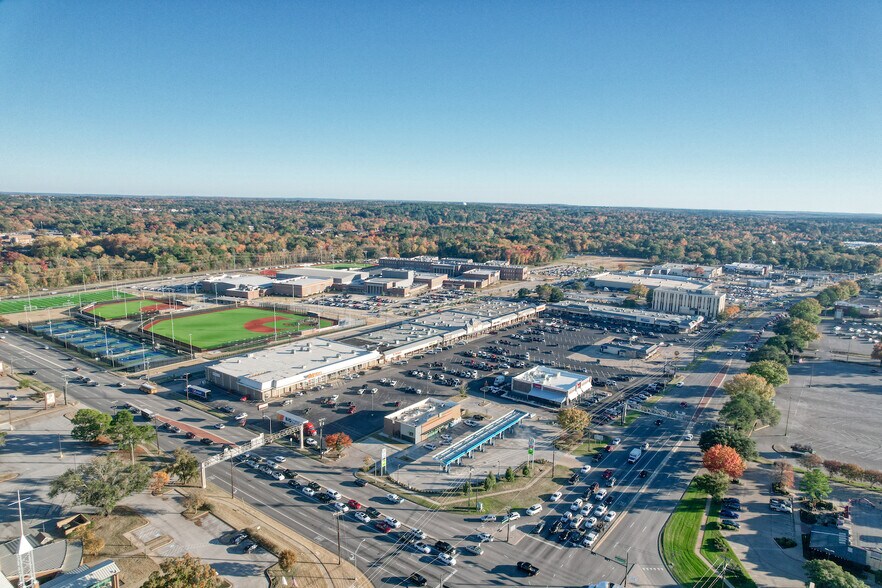 More Photos Of 4500 S Broadway Ave, Tyler Unknown For Lease