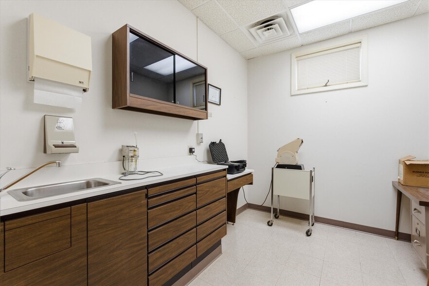 More Photos Of 812 S Main St, Cedartown Rehabilitation Center For Sale