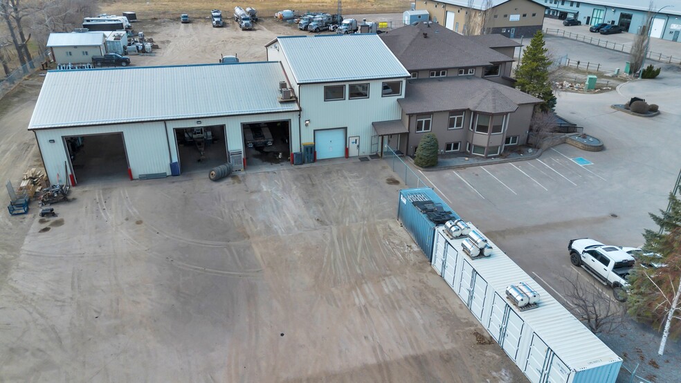 More Photos Of 118 Canal Gdns, Strathmore Light Distribution For Sale