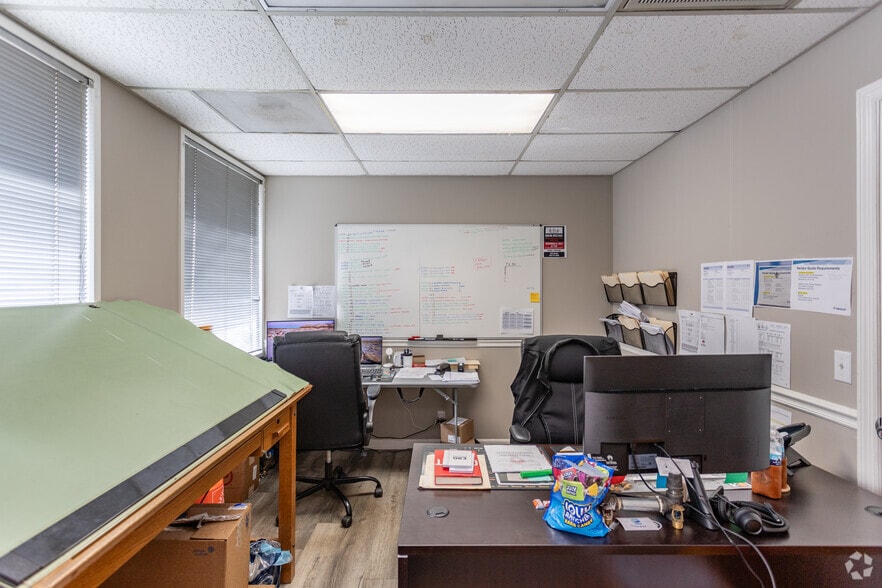 More Photos Of 125 Glancy St, Goodlettsville Office For Sale