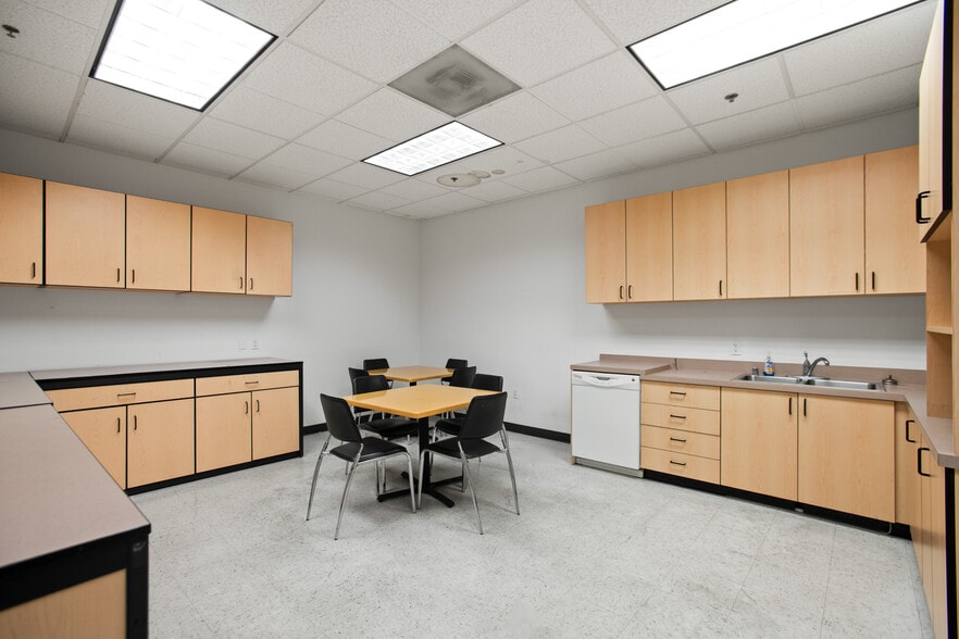 More Photos Of 9302 Pittsburgh Ave, Rancho Cucamonga Office For Sale