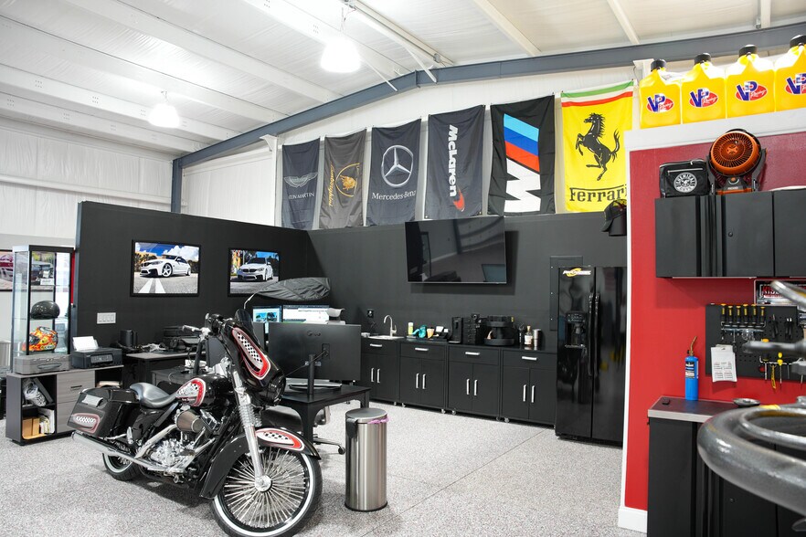 More Photos Of 2319 Guava Dr, Edgewater Warehouse For Sale