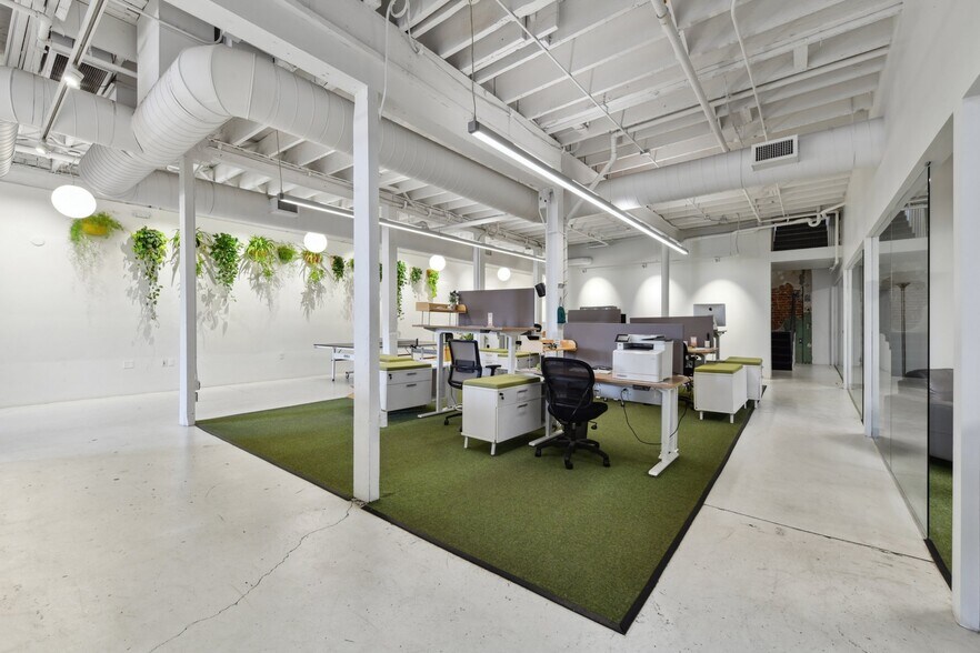 More Photos Of 2911 Walnut St, Denver Showroom For Sale