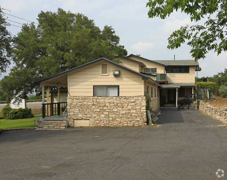 More Photos Of 801 RR 620 S, Lakeway Medical For Lease