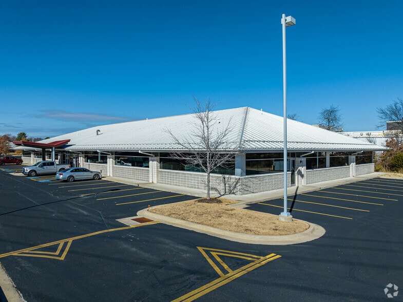 More Photos Of 2501 Technology Dr, Bentonville Unknown For Lease