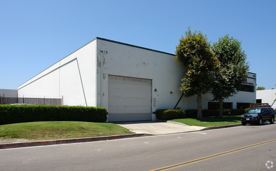 More Photos Of 5202 Oceanus Dr, Huntington Beach Warehouse For Lease