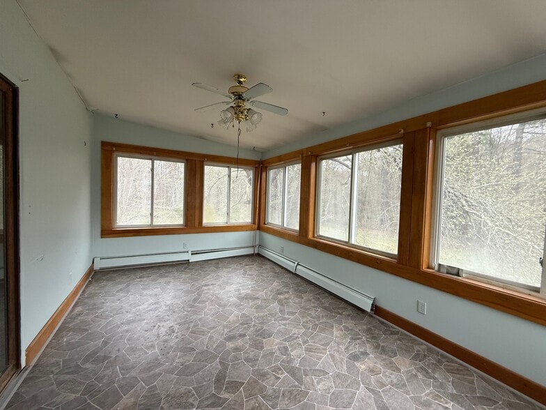 More Photos Of 137 Southbridge Rd, Charlton Warehouse For Sale