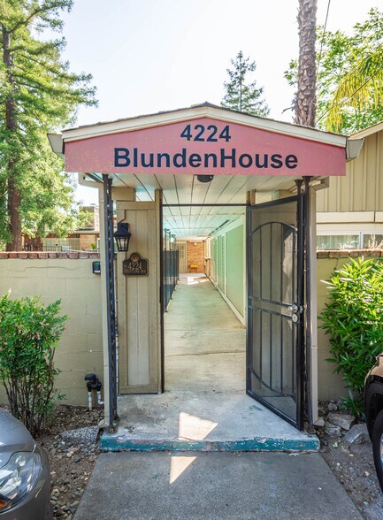 More Photos Of 4224 Crestline Ave, Fair Oaks Apartments For Sale