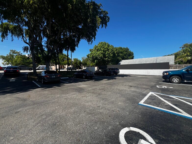 More Photos Of 13500 SW 88th St, Miami Medical For Sale