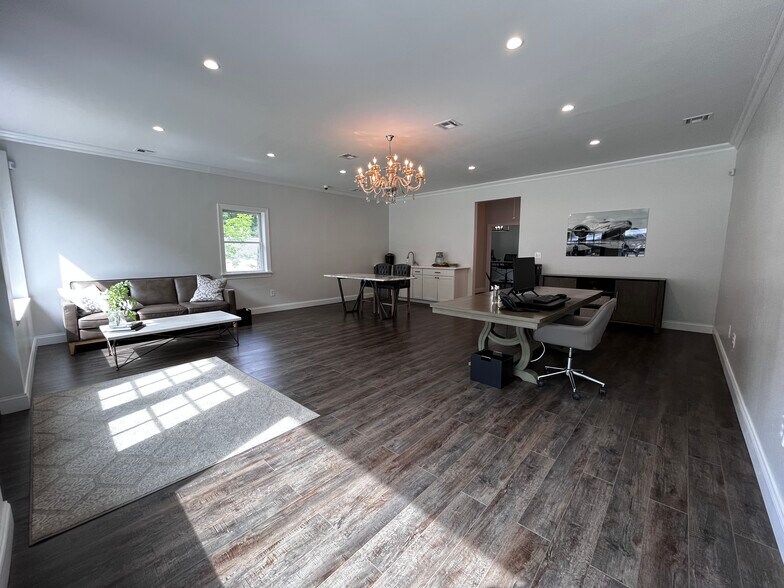 More Photos Of 593 Ramapo Valley Rd, Oakland Medical For Lease