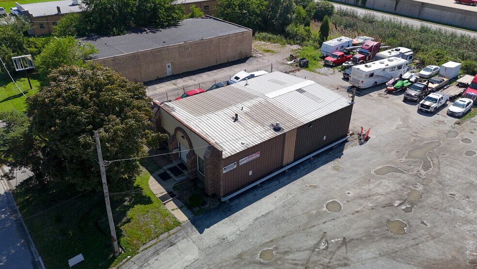 More Photos Of 2535 Bernice Rd, Lansing Warehouse For Sale