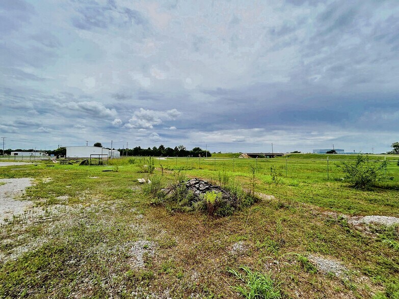 More Photos Of 120 W Peak Blvd, Muskogee Freestanding For Sale