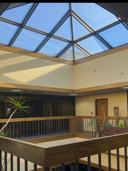More Photos Of 2727 N Grandview Blvd, Waukesha Office For Sale