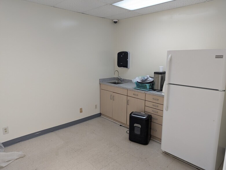 More Photos Of 12657-12659 166th St, Cerritos Medical For Lease