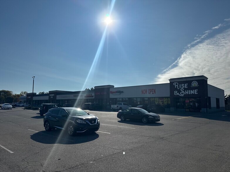 More Photos Of 1345 West Southport Rd, Indianapolis Storefront For Lease