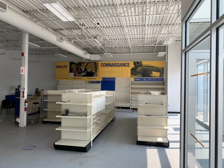 More Photos Of 295-297 Av Labrosse, Pointe-claire Storefront For Lease