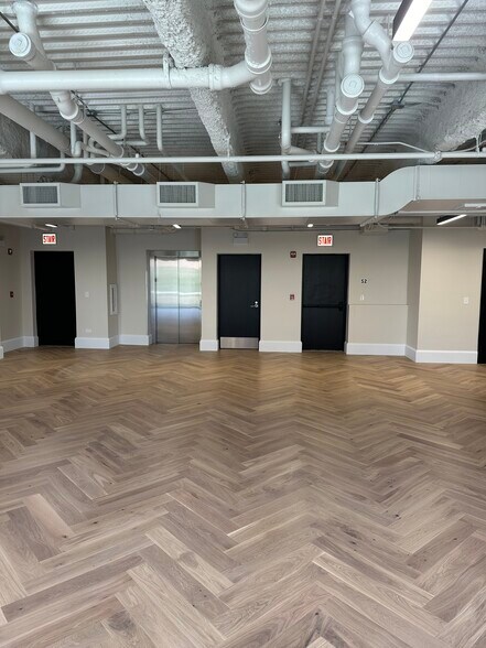 More Photos Of 1123 W Randolph St, Chicago Apartments For Lease