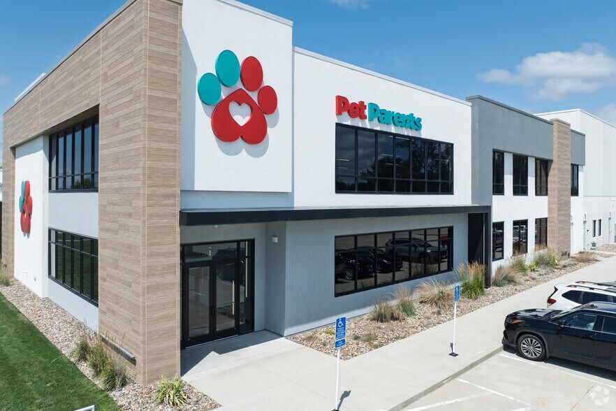 More Photos Of 1808 SW Magazine Rd, Ankeny Office For Lease