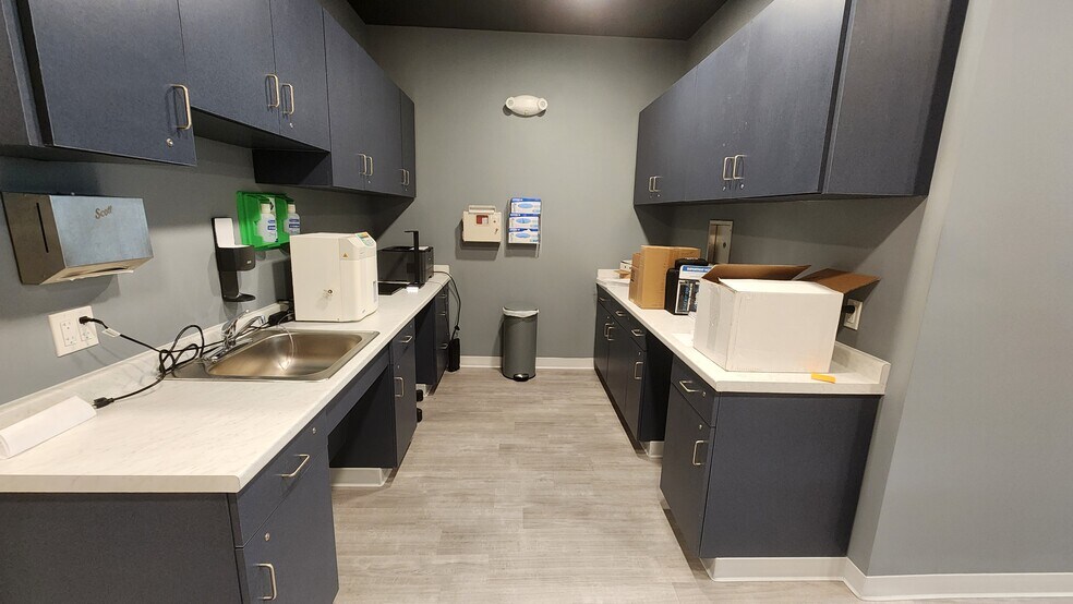 More Photos Of 112-116 N Dixie Hwy, West Palm Beach Medical For Sale