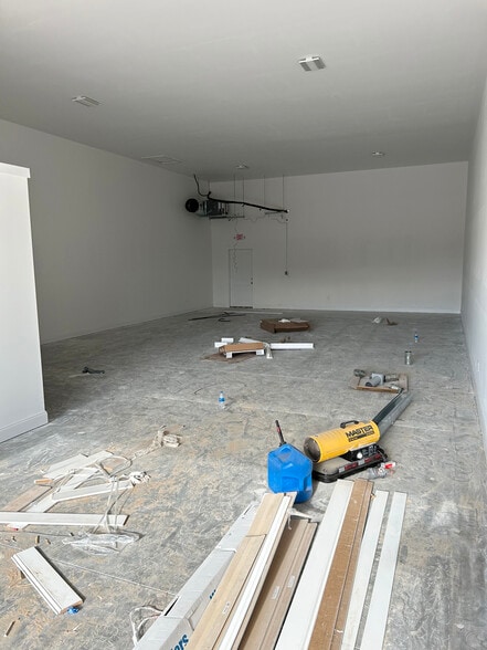 More Photos Of 400 Red Squirrel St, Bowling Green Specialty For Sale