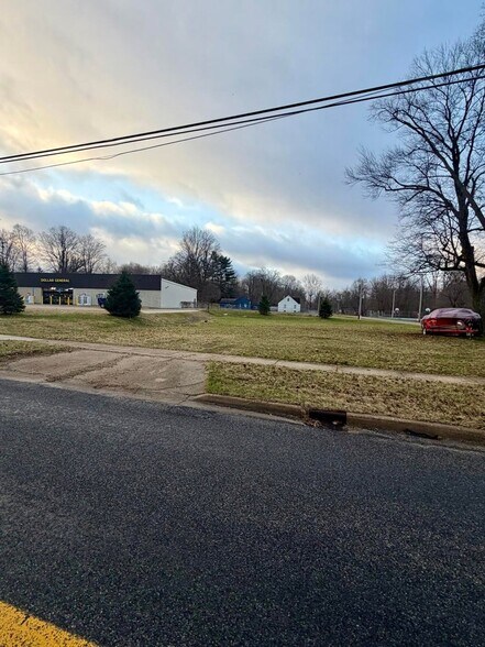 More Photos Of 18043 State St, Vandalia Freestanding For Sale