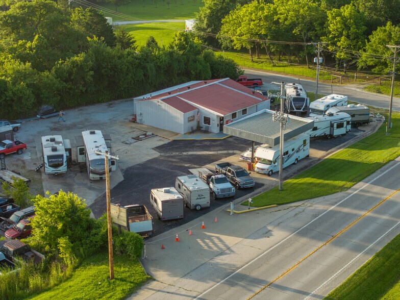 More Photos Of 23621 S State Route 291, Harrisonville Industrial For Sale