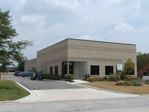 Primary Photo Of 460-466 Windy Point Dr, Glendale Heights Manufacturing For Lease