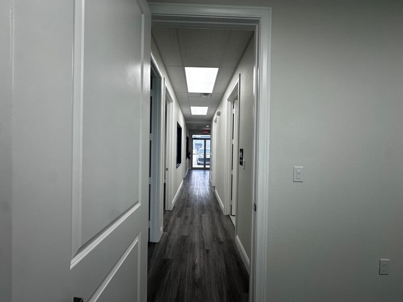 More Photos Of 945 Stockton Dr, Allen Unknown For Lease