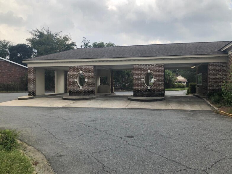 More Photos Of 3507 W Bay St, Savannah Bank For Lease