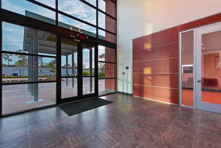 More Photos Of 600 S Conroe Medical Dr, Conroe Medical For Lease