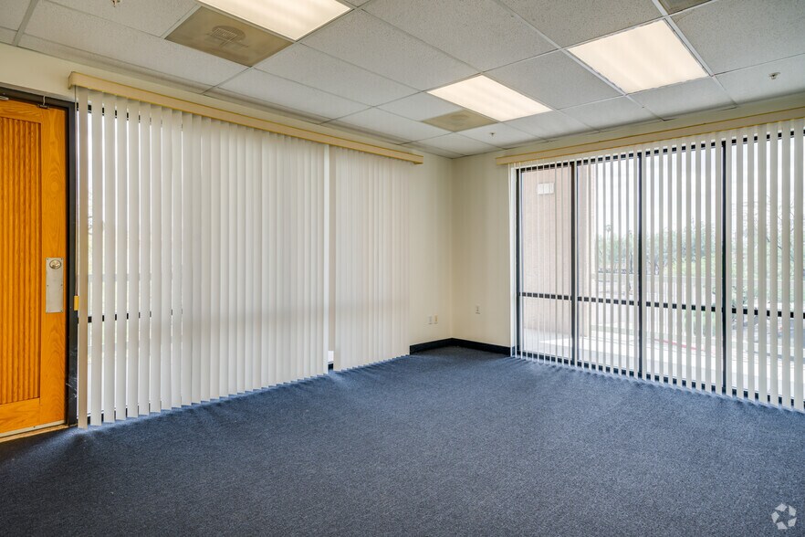 More Photos Of 2550 N Thunderbird Cir, Mesa Office For Sale