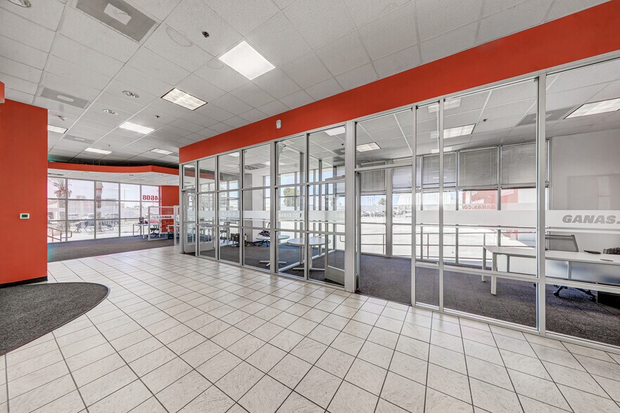 More Photos Of 4608 Rudnick Ct, Bakersfield Auto Dealership For Lease