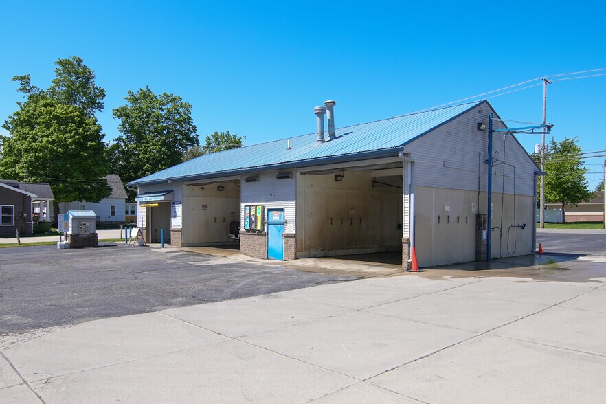 More Photos Of 353 Main St, Onsted Carwash For Sale