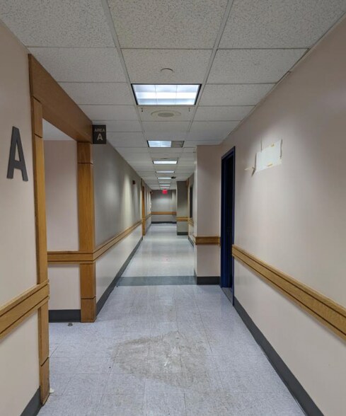 More Photos Of 2532 Grand Concourse, Bronx Office For Lease