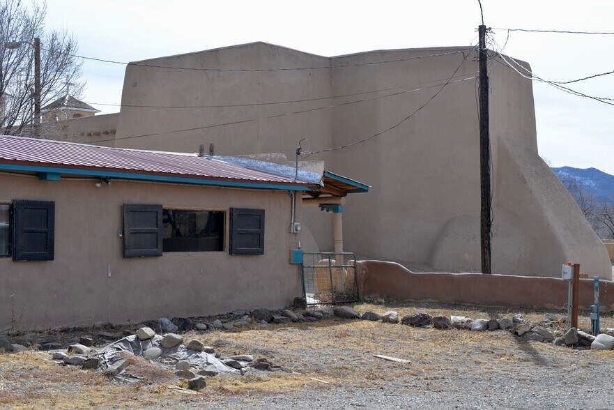 More Photos Of 62-64 St Francis Plaza, Ranchos De Taos Apartments For Sale