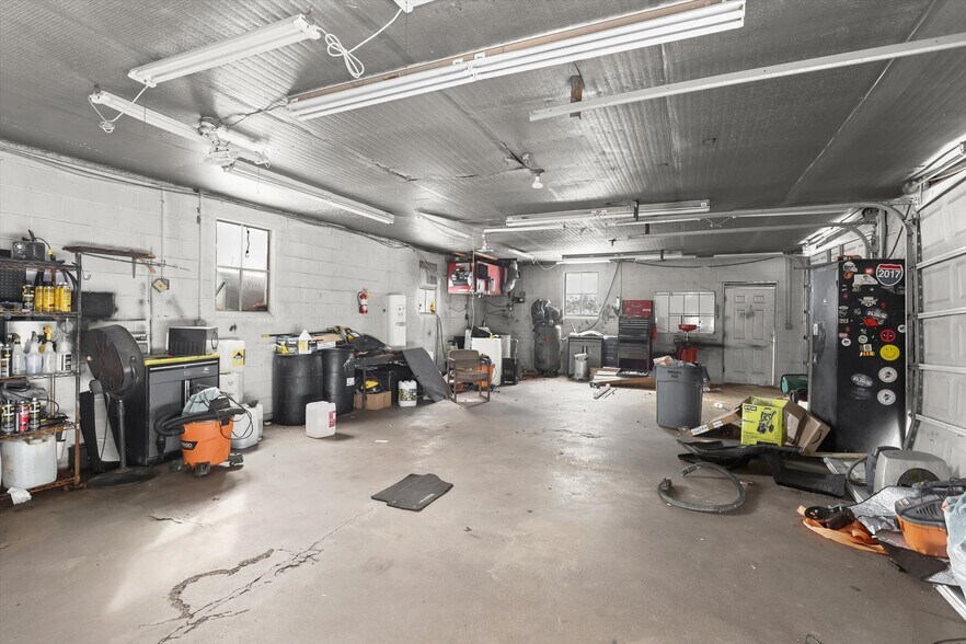 More Photos Of 4028 Hanover Pike, Manchester Auto Repair For Sale