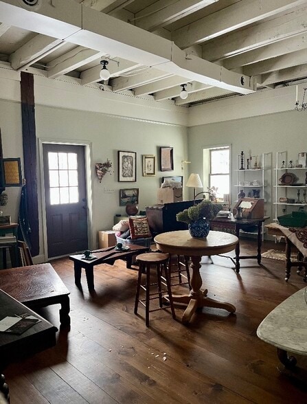 More Photos Of 28 W Bridge St, Saugerties Office For Lease