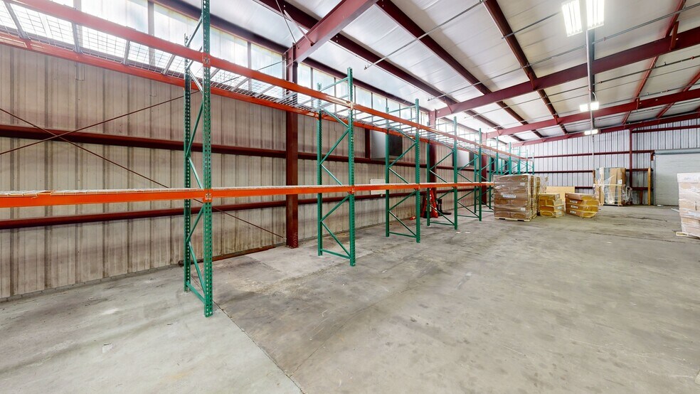 More Photos Of 399 Prairie Industrial Pky, Mulberry Warehouse For Sale