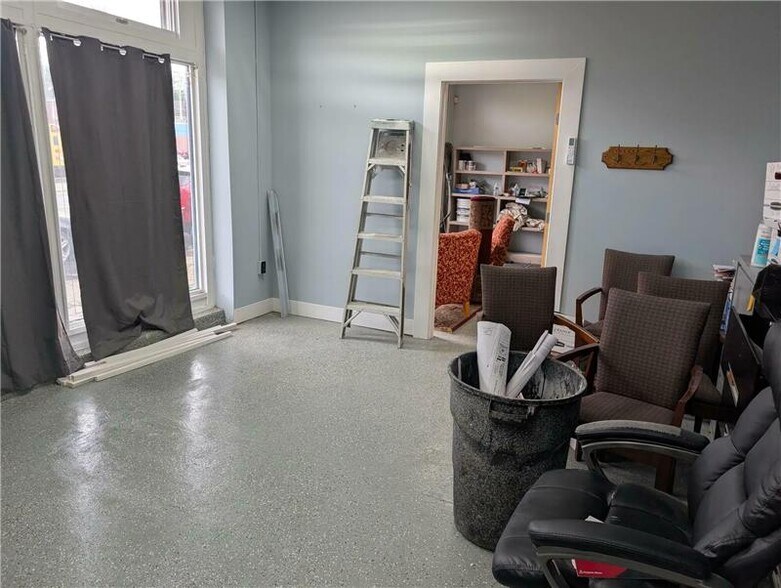 More Photos Of 351-353 Fifth Ave, Troy Storefront For Lease