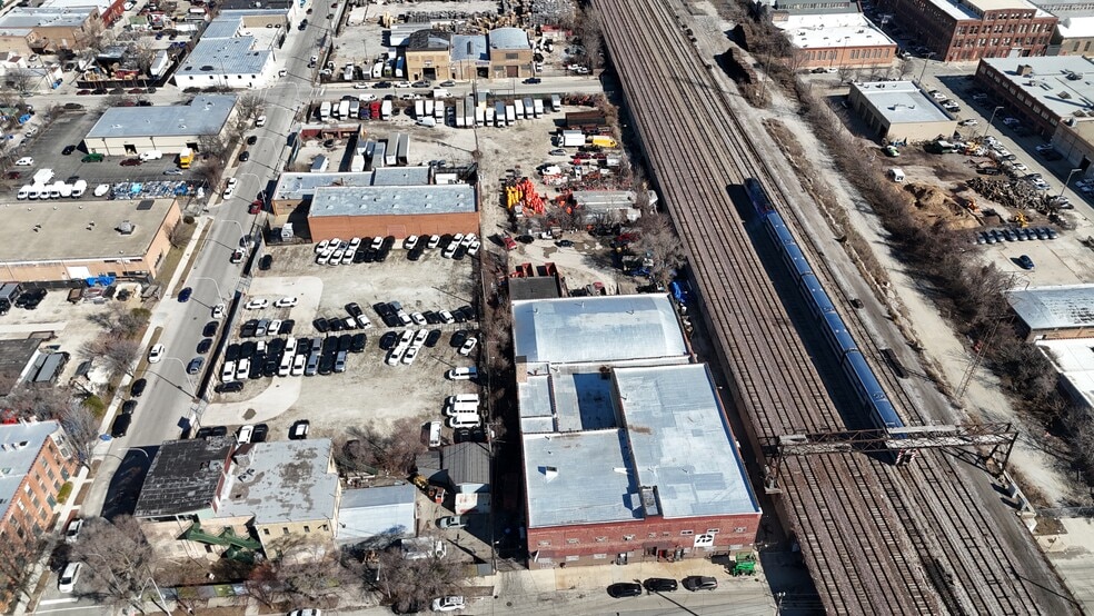 More Photos Of 401 N Leavitt St, Chicago Manufacturing For Sale