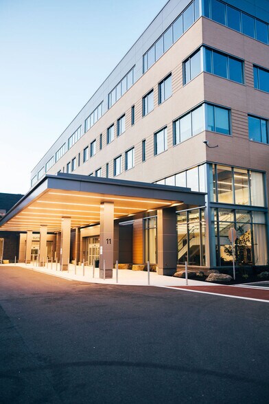 More Photos Of 11 Rock Row, Westbrook Medical For Lease